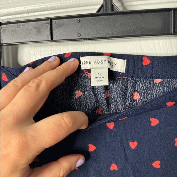 Free assembly navy blue w red heart midi skirt - Picture 4 of 4